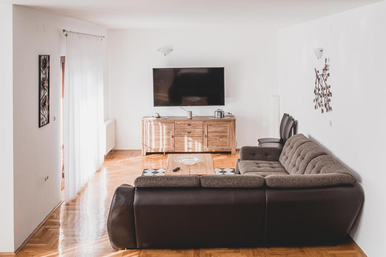 Helles 3 Schlafzimmer Apartment Zwischen Zagreb Zentrum & Natur Kültér fotó